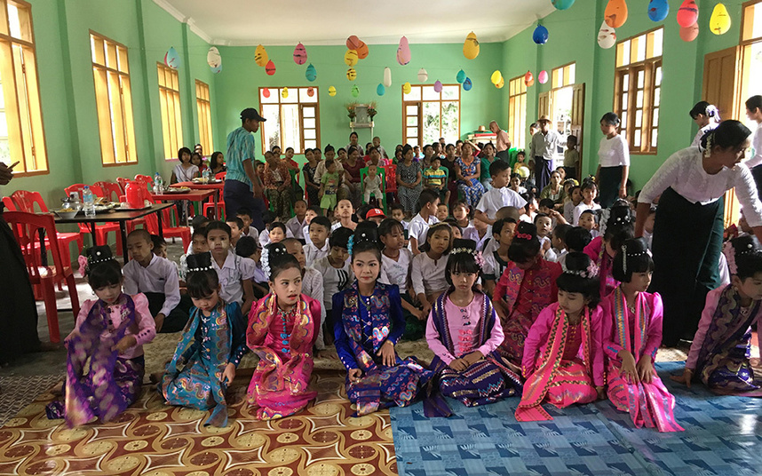 多くの子どもたちが歓迎してくれました