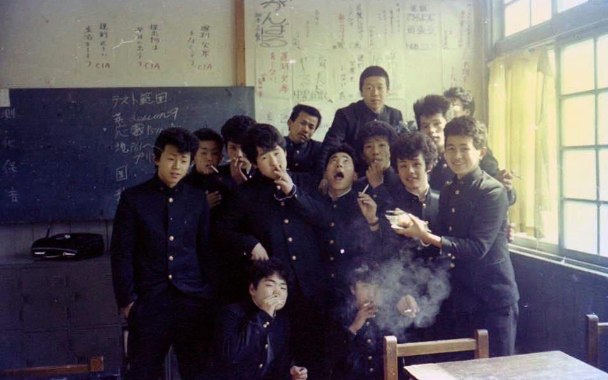 掲載していいものかと迷いましたが、こういう時代でした(日田林工の1年生)