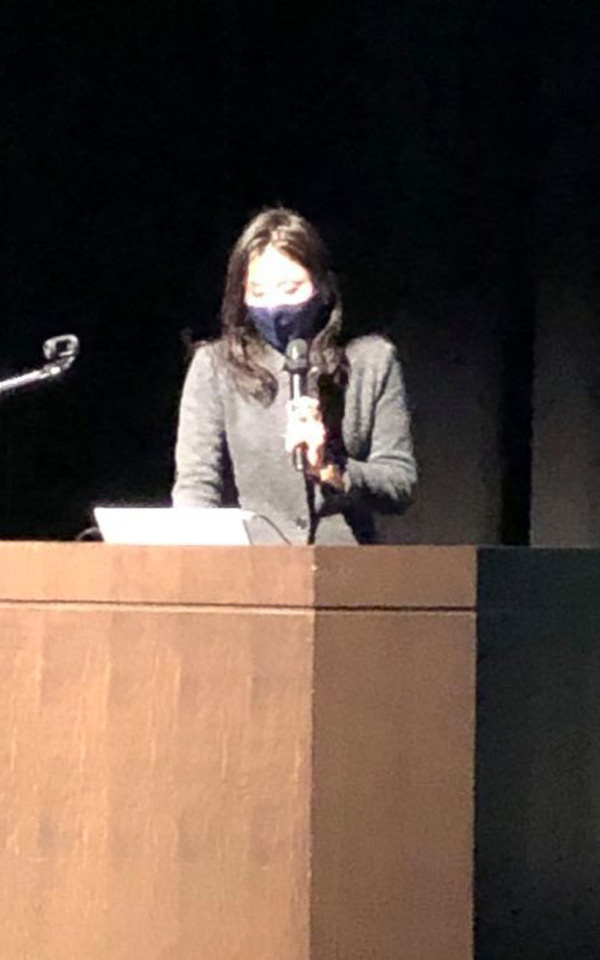 登壇中の小野久美子氏