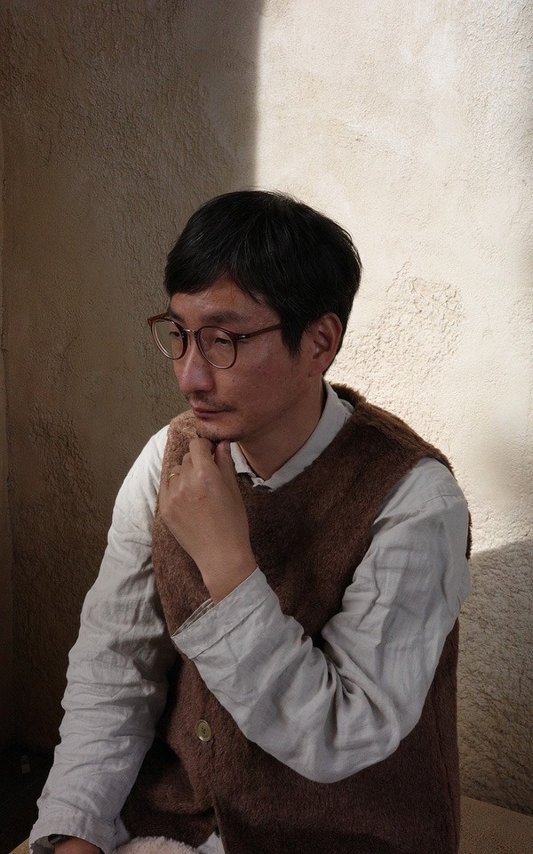 岩尾 晋作 氏 (カモシカ書店 店主）