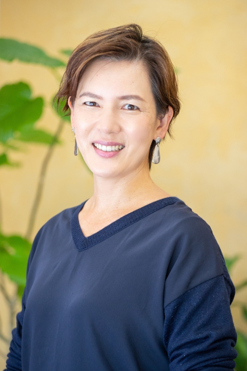 神鳥 絵里 会員 2720 Japan O.K. ロータリーEクラブ ( 副幹事・会員増強委員長・会員拡大委員会委員・ 株式会社 green circle 取締役社長<プロデューサー>)