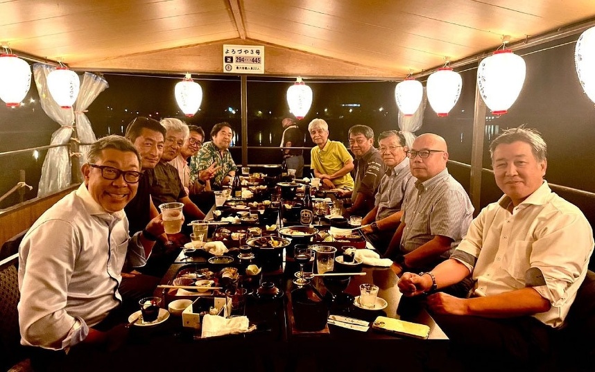 屋形船での米山記念奨学会部門の懇親会in 日田