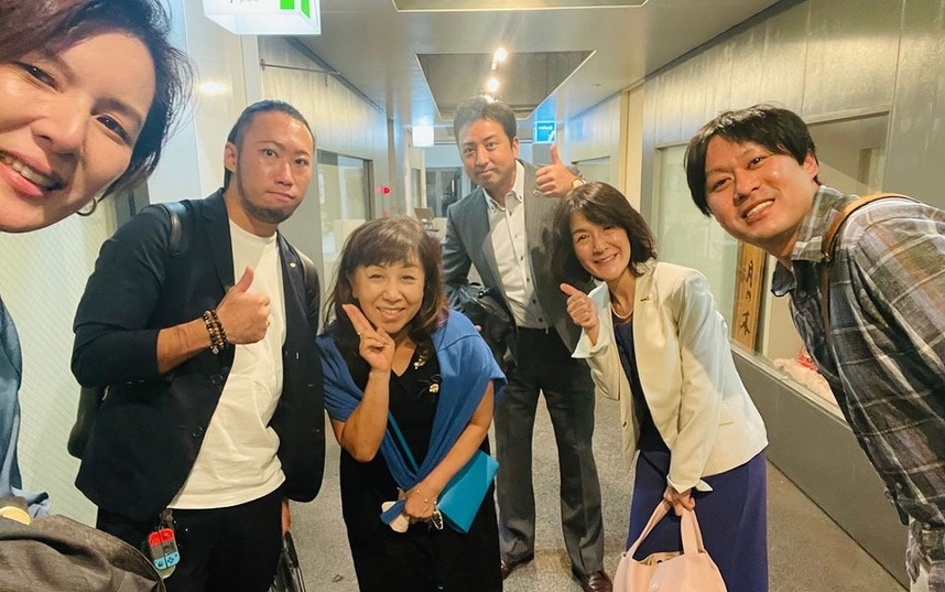 写真：左から神鳥幹事、安部会員、本田会長エレクト、私、植山会員、衛藤会員