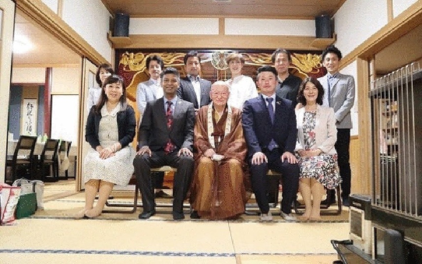ありし日の故 稙田 恵秀 氏（元当クラブ会員）と当クラブ会員