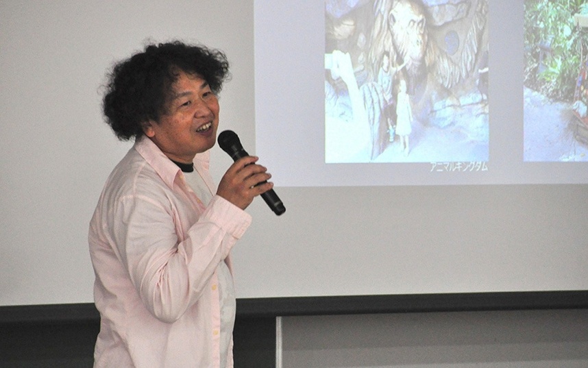 国立動物園をつくる会シンポジウムにて登壇中の松崎氏