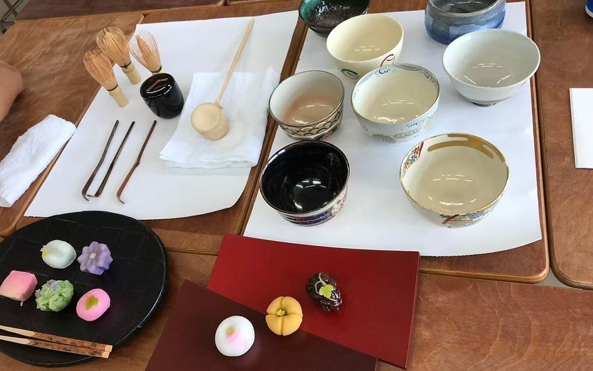 秋田大学教育学部授業の日本茶道　出所：筆者撮影