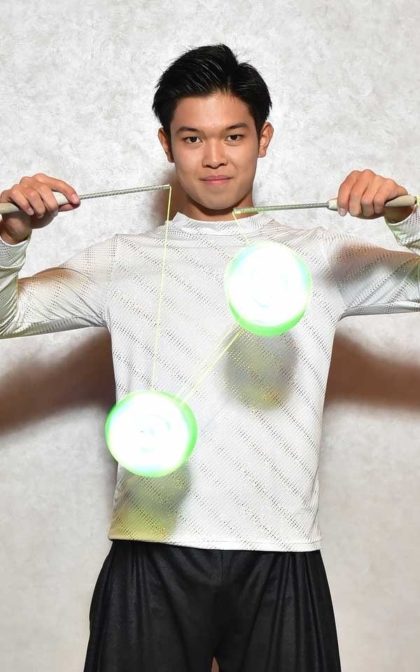 TAKUMI 氏 (ジャグリングパフォーマー)