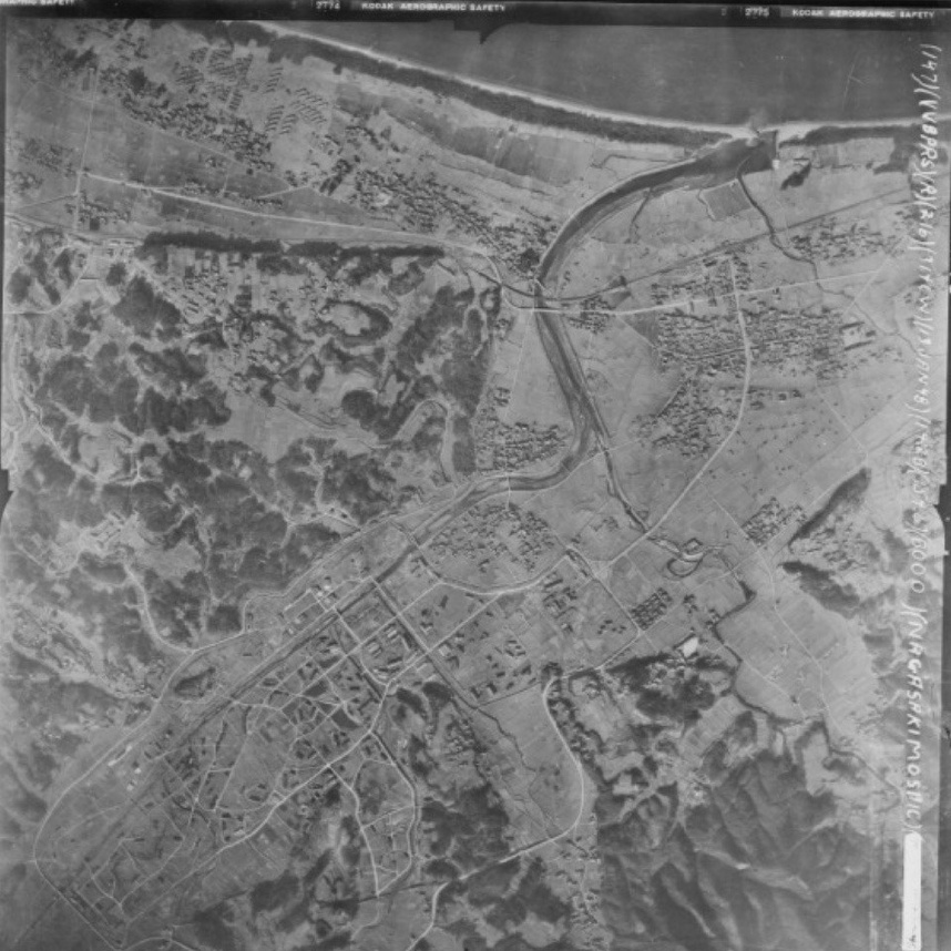 米軍が１９４８年１月に撮影した旧坂ノ市製造所の全景（国立国会図書館デジタルコレクションより）